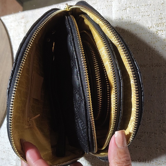 4 PCs make up bags / wristlets set